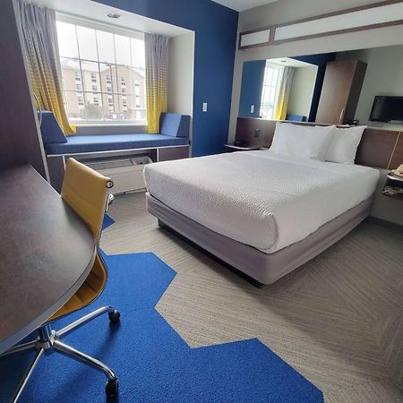 Microtel Inn & Suites By Wyndham Bluffs Консіл-Блафс Екстер'єр фото