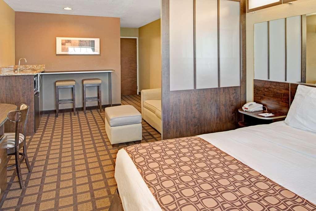 Microtel Inn & Suites By Wyndham Bluffs Консіл-Блафс Екстер'єр фото