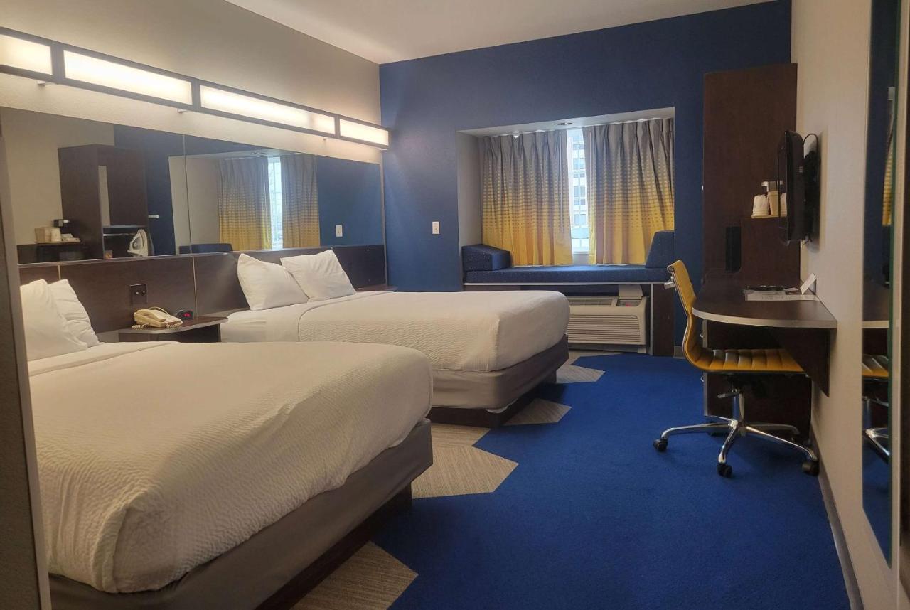 Microtel Inn & Suites By Wyndham Bluffs Консіл-Блафс Екстер'єр фото