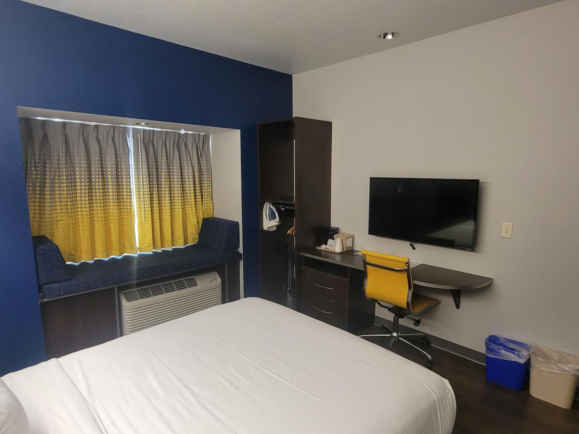 Microtel Inn & Suites By Wyndham Bluffs Консіл-Блафс Екстер'єр фото